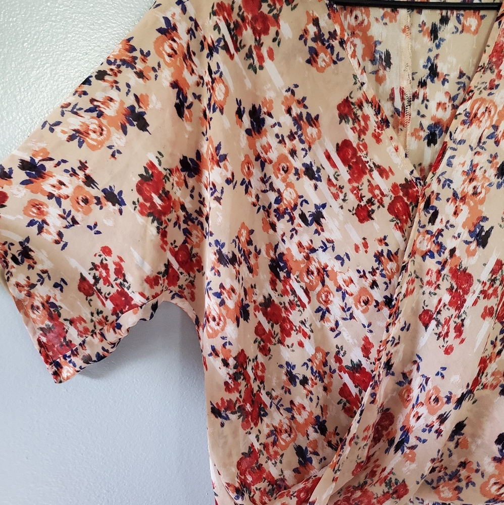 Flowered Blouse - Picture 2 of 3